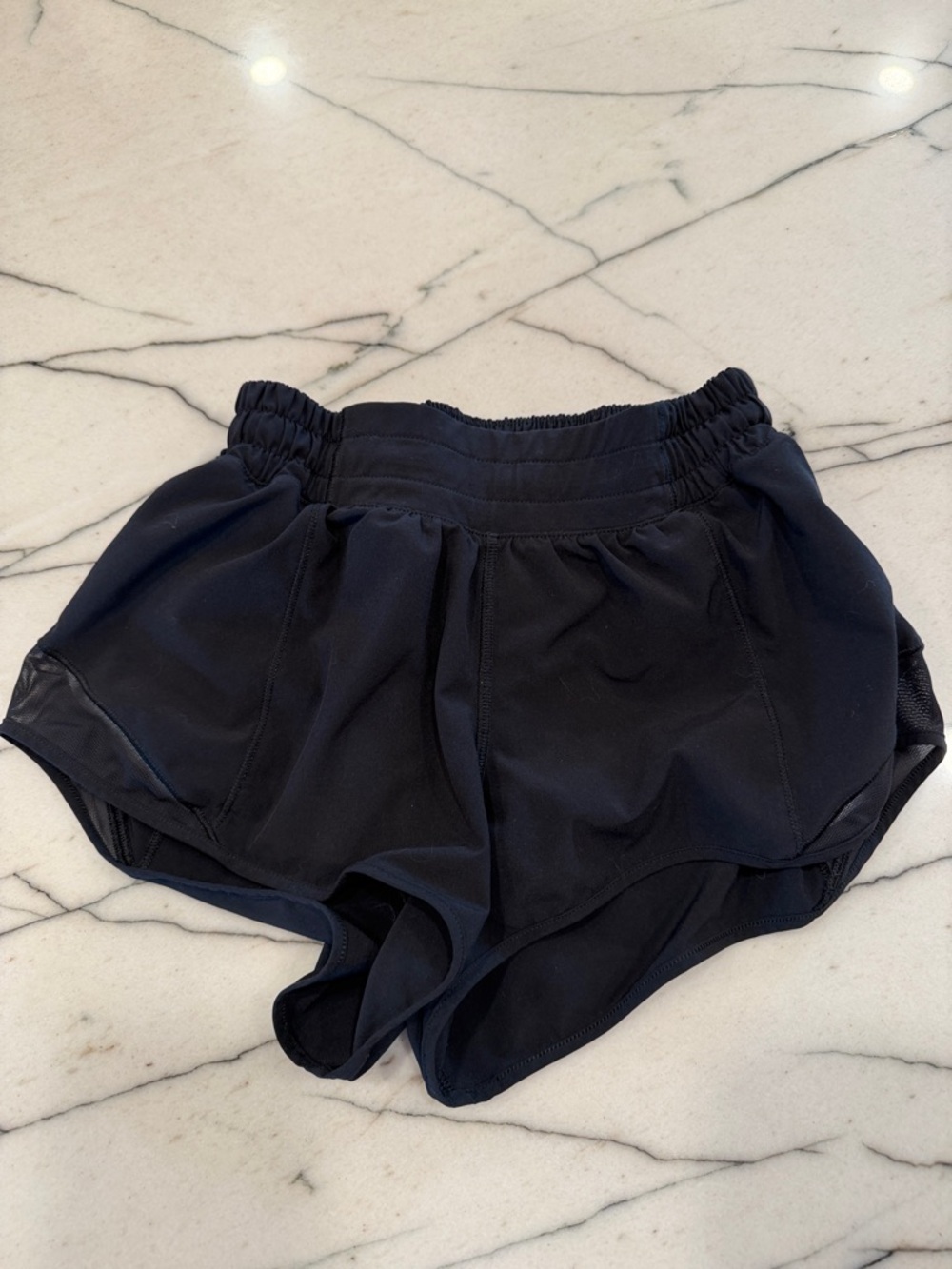 lululemon athletica Hotty Hot Low Rise shorts 2.5”